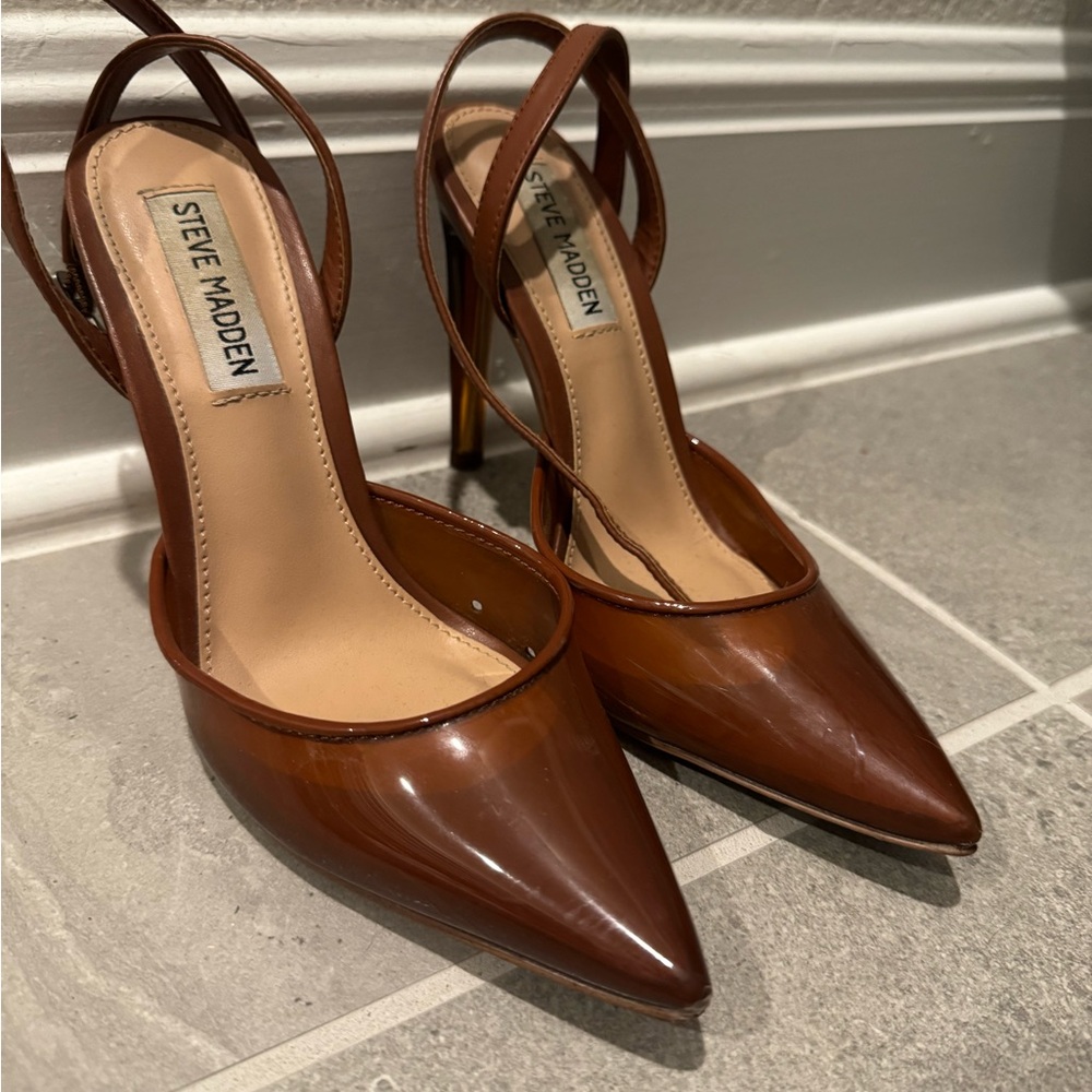 Steve Madden Alessi Vinyl Two-Piece Pumps